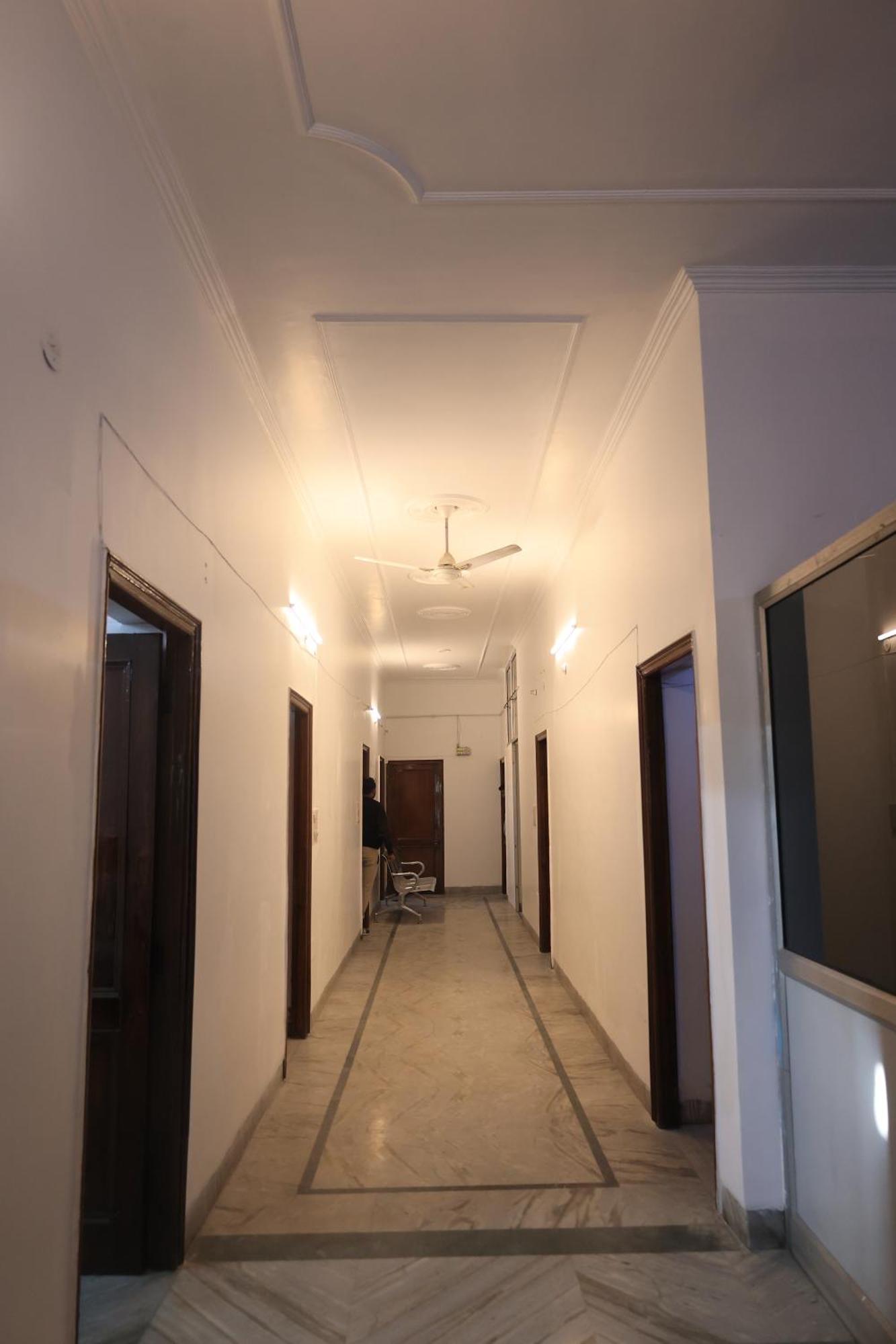 Отель Anmol Residency Дехрадун Экстерьер фото